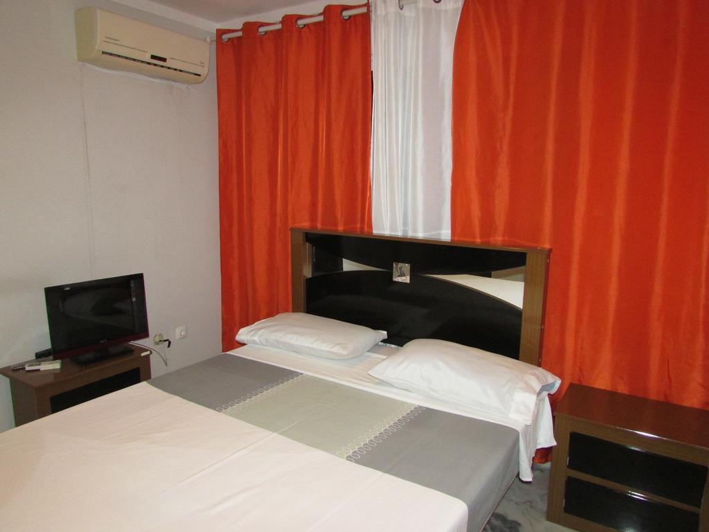 Residencial Girassol, Lda Bed & Breakfast Sao Filipe Exterior photo
