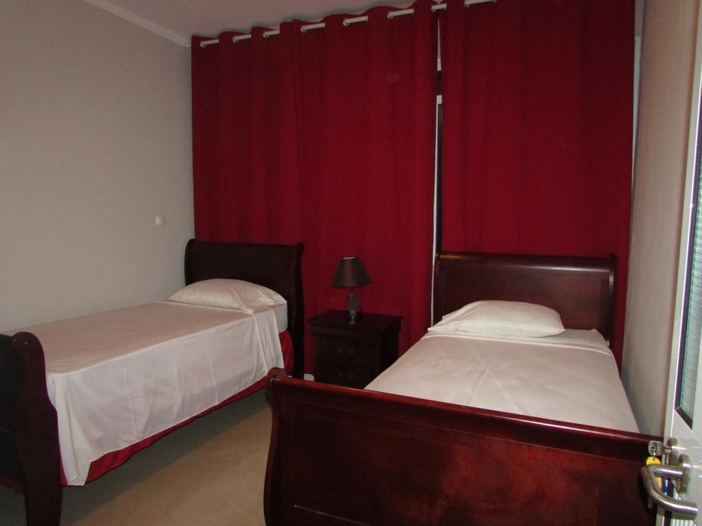 Residencial Girassol, Lda Bed & Breakfast Sao Filipe Exterior photo